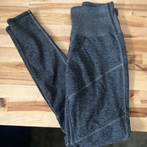 Alo yoga moto alosoft leggings sz xs